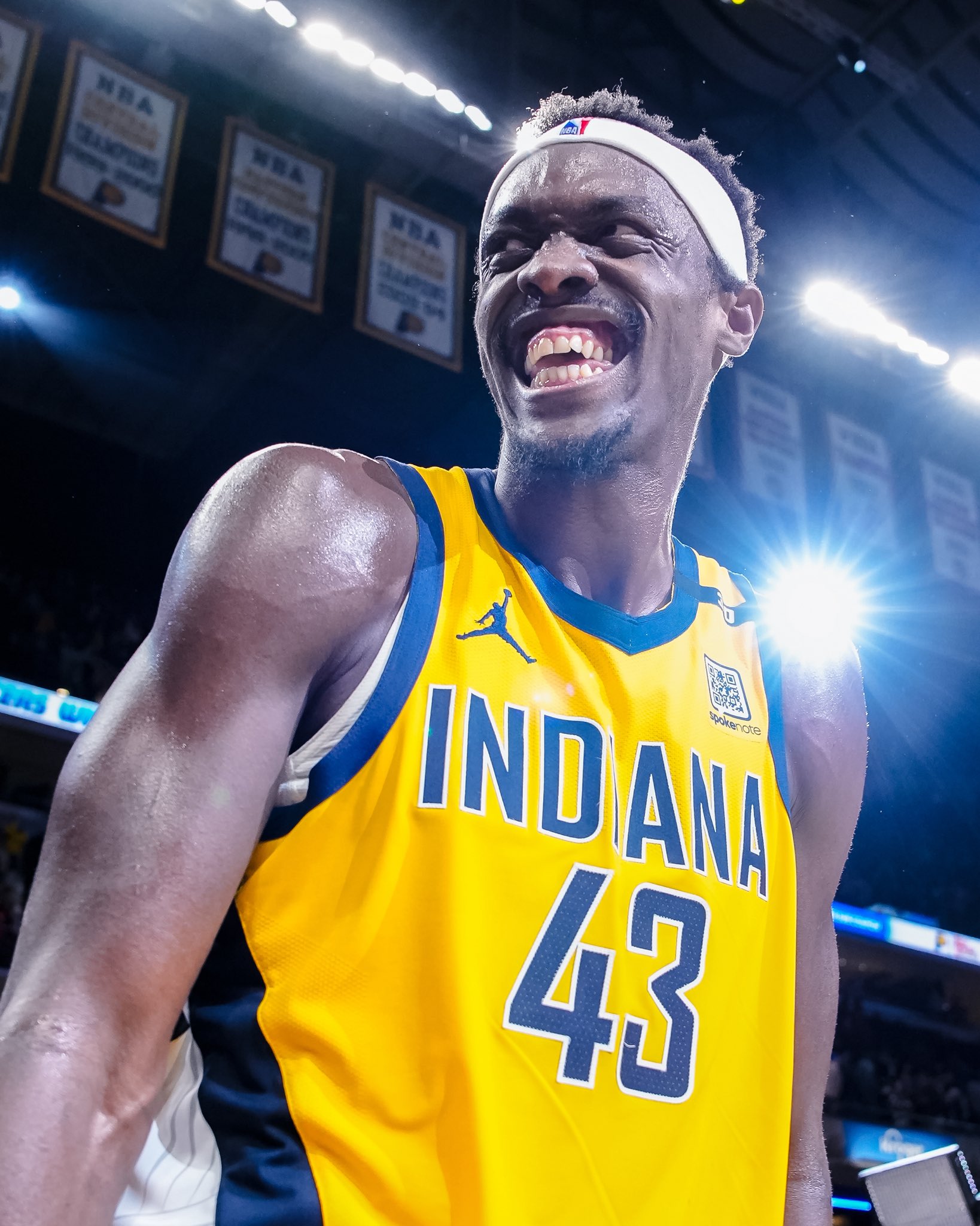 AYX-关于西亚卡姆迎来十赛季高光表现，曼联球迷沸腾！的信息