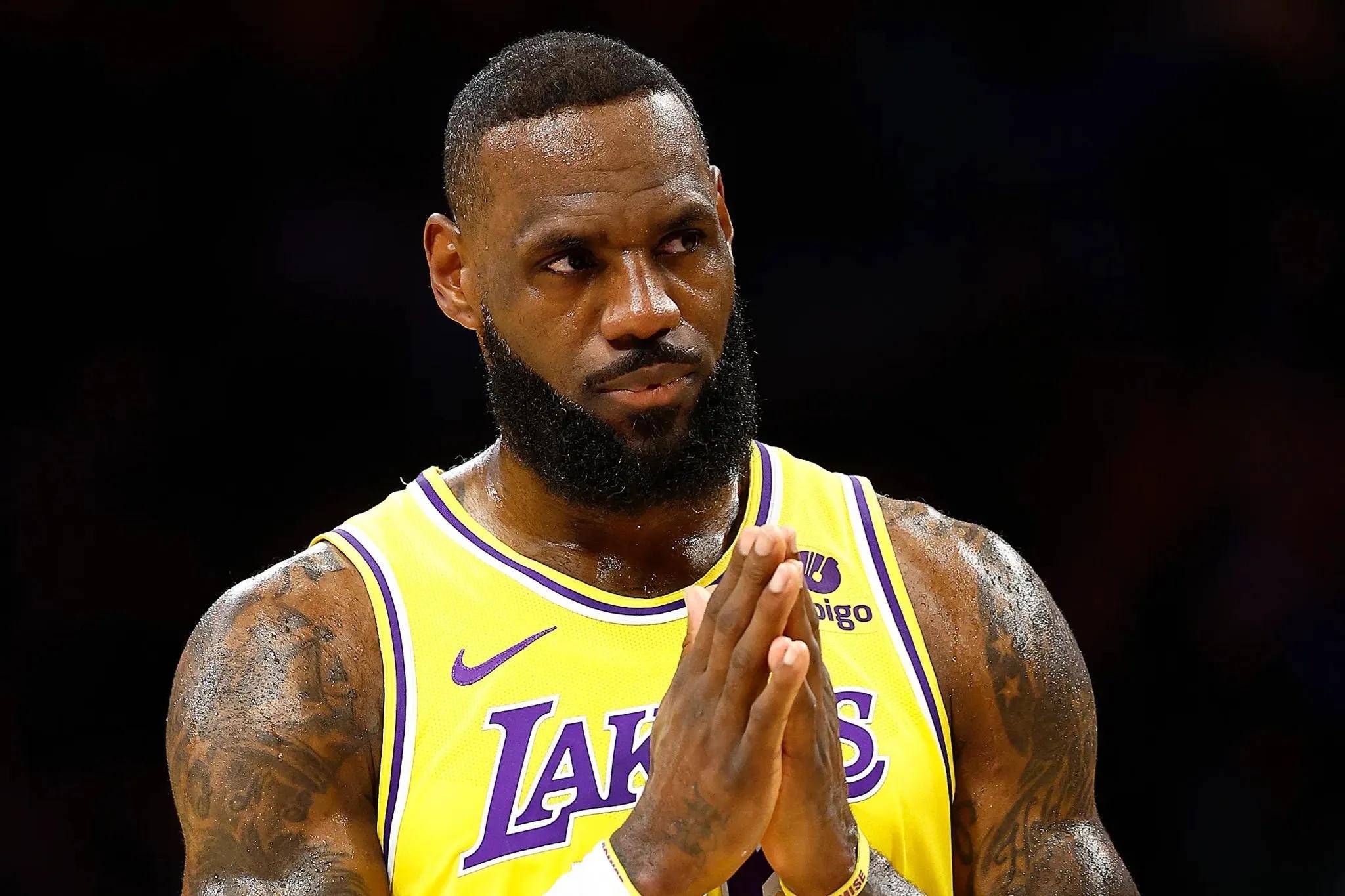 詹姆斯在日本队比赛中逆转,赛况扑朔迷离引发热议!的简单介绍 詹姆斯在日本队比赛中逆转,赛况扑朔迷离引发热议!的简单介绍